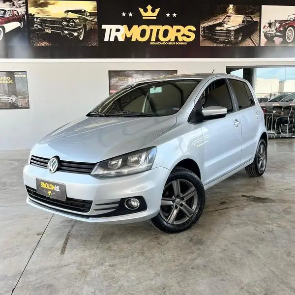 Carro Volkswagen Fox 2017 1.0 MPI Trendline (Flex)