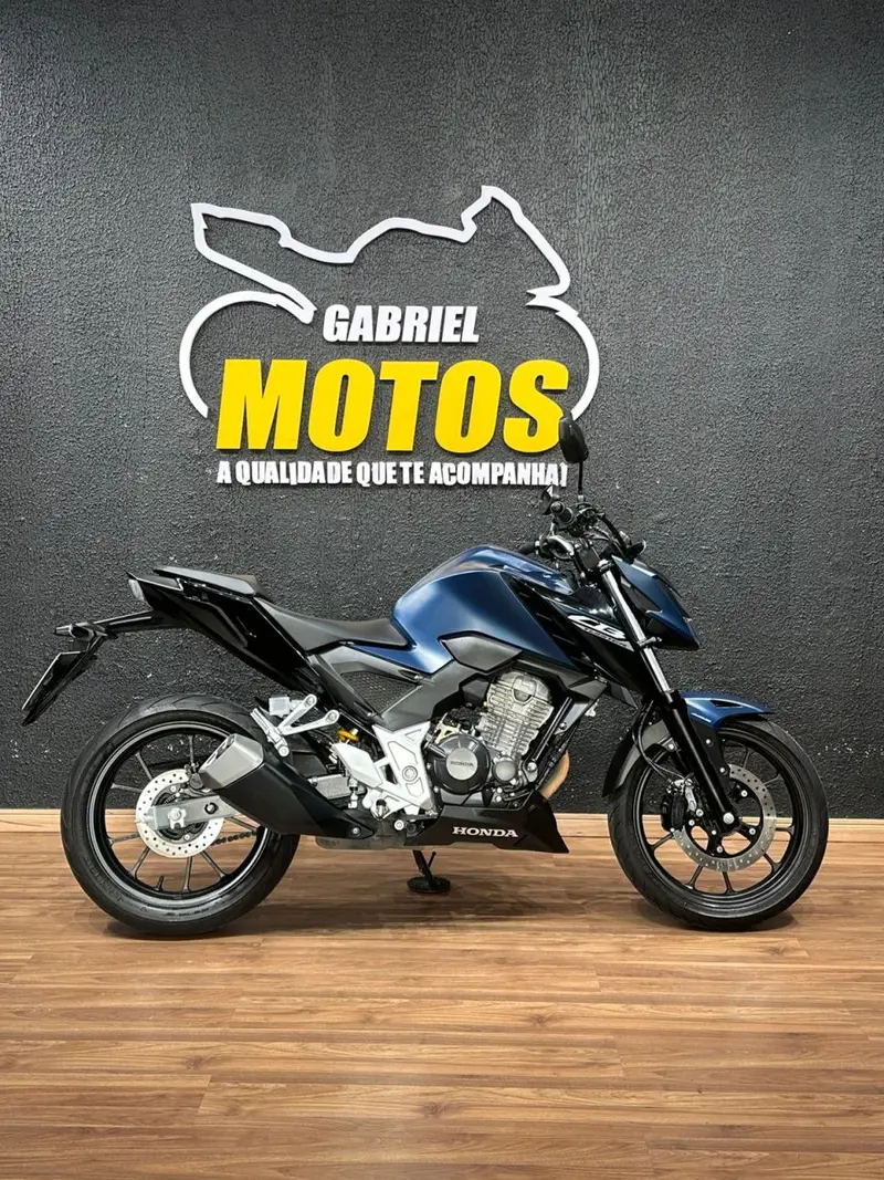 Honda CB 300F Twister (ABS)