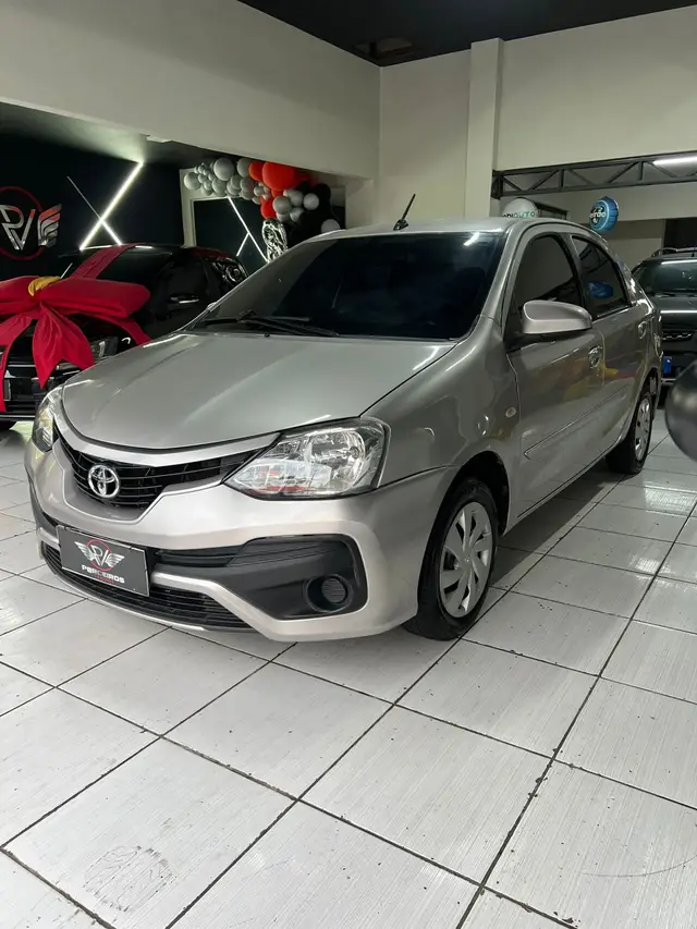 Carro Toyota Etios Sedan 2018 XS 1.5 (Aut) (Flex)