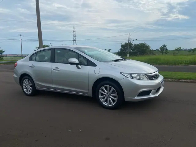 Carro Honda Civic 2012 New  LXS 1.8 16V i-VTEC (Flex)