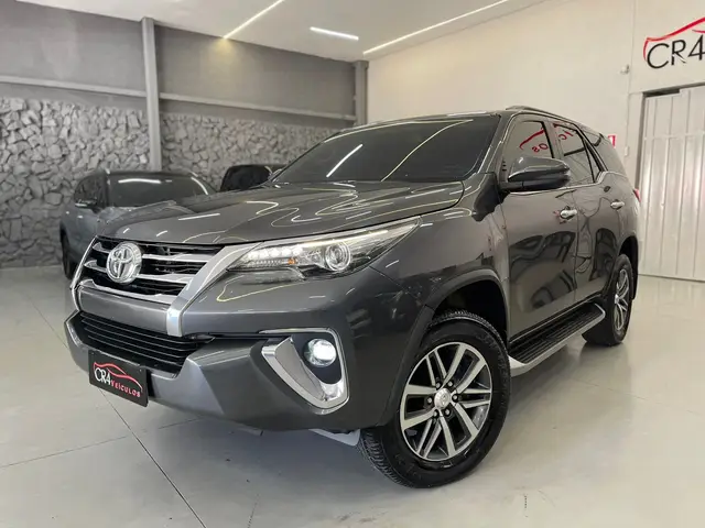 Carro Toyota SW4 2020 2.8 TDI SRX 5L 4x4 (Aut)
