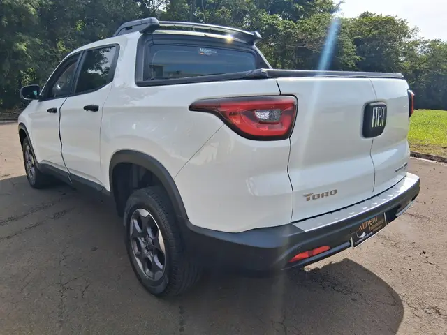Carro Fiat Toro 2017 Freedom 1.8 AT6 4x2 (Flex)