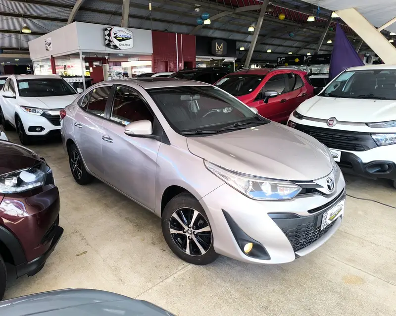 Toyota Yaris Sedan 1.5 XLS CVT (Flex)