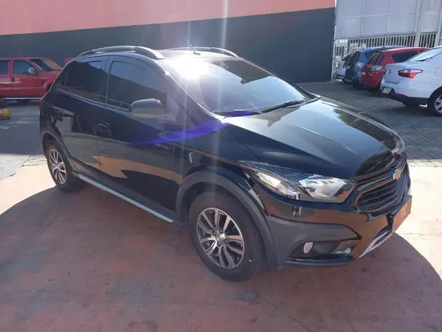 Carro Chevrolet Onix 2017 1.4 Activ SPE/4