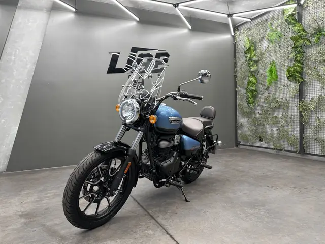 Carro Royal Enfield Meteor 350 2023 Supernova