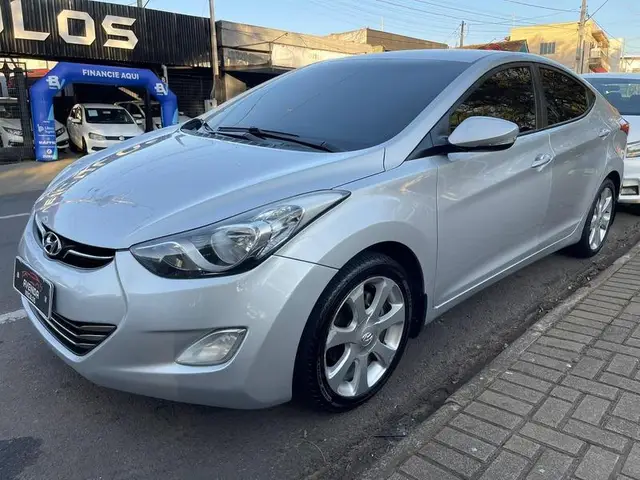 Carro Hyundai Elantra 2013 Sedan 1.8 GLS (aut)