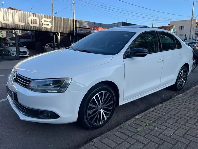 Carro Volkswagen Jetta 2013 2.0 Comfortline (Flex)