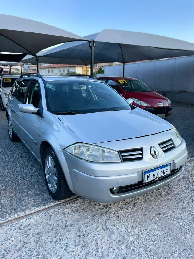 Carro Renault Megane Grand Tour 2013 Mégane Grand Tour Dynamique 1.6 16V (flex)