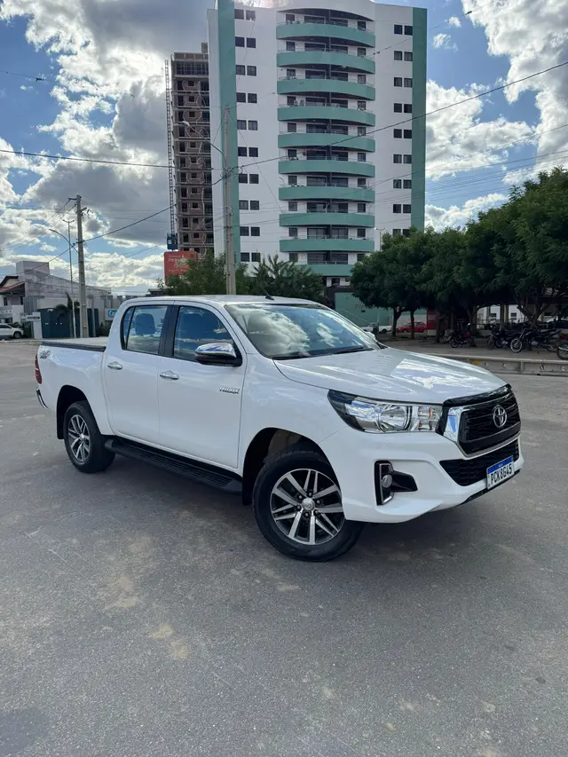 Carro Toyota Hilux Cabine Dupla 2019 Hilux 2.8 TDI SRV CD 4x4 (Aut)