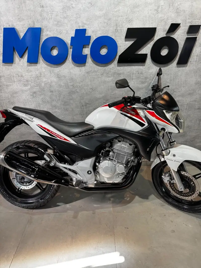 Honda CB 300R Edição Especial