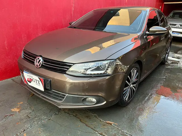 Carro Volkswagen Jetta 2013 2.0 Comfortline (Flex)