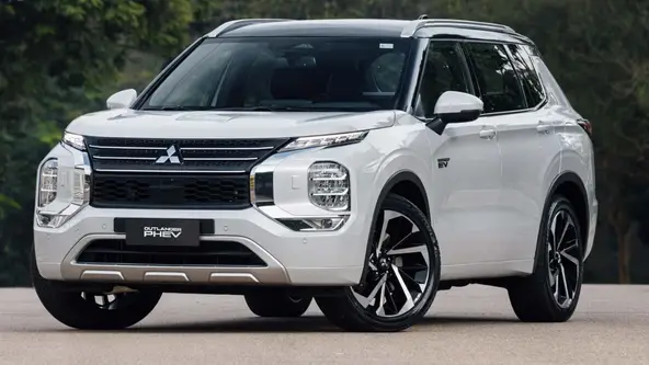 SUV de sete lugares chega renovado como motorização híbrida plug-in; veja preços e versões