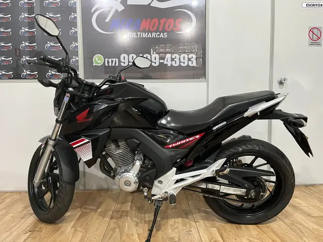Carro Honda CB 250F Twister 2016 Standard