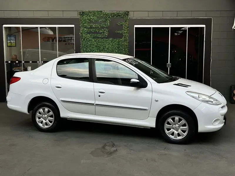 Peugeot 207 Sedan 207 Passion XR 1.4 8V (flex)