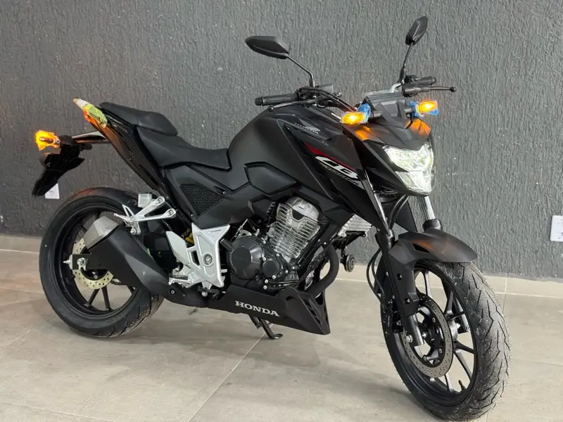Honda CB 300F Twister (CBS)