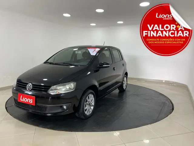 Carro Volkswagen Fox 2014 1.0 TEC (Flex) 4p