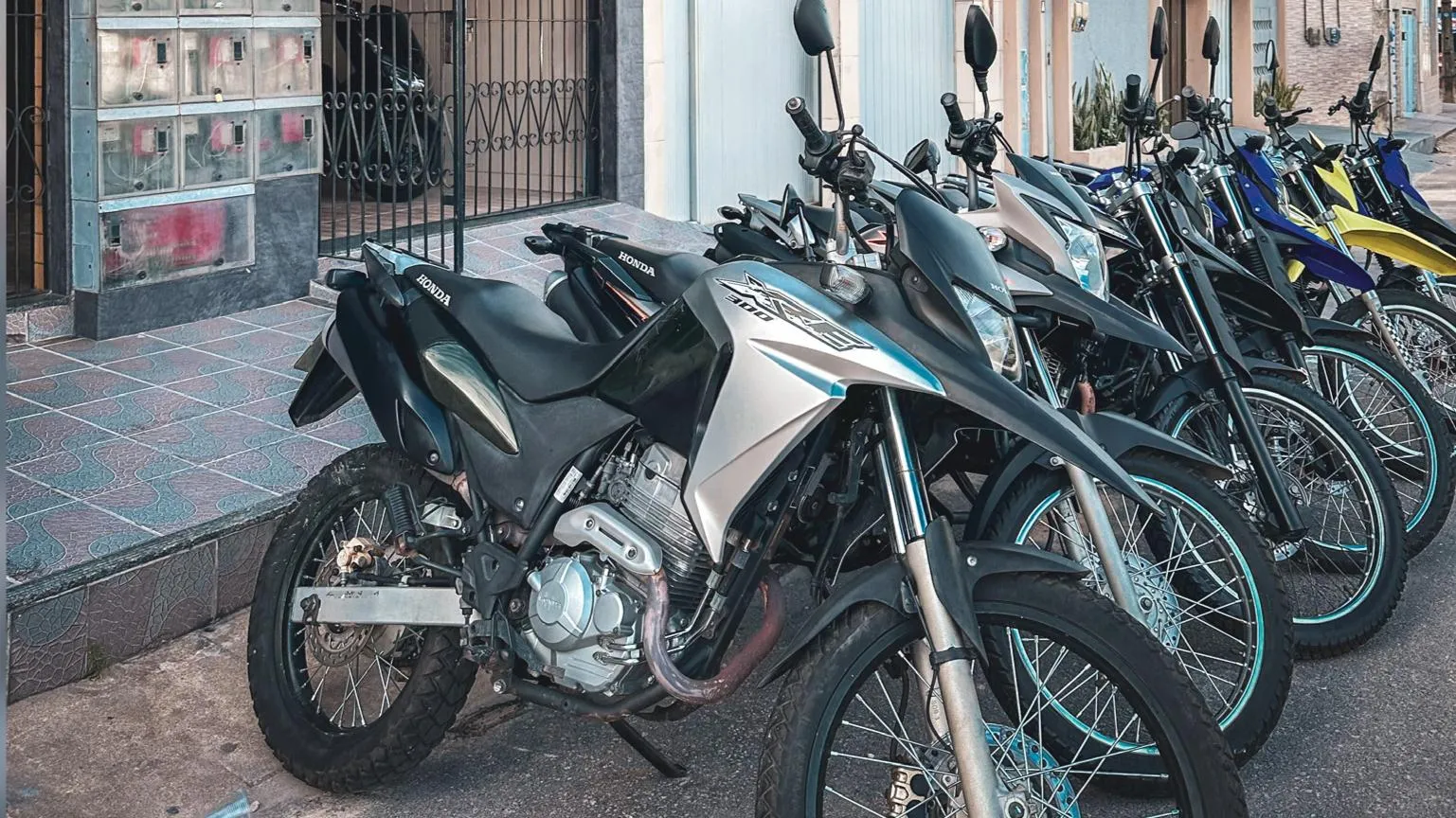 Fachada da loja JVeiculos Comercio e Consigna��o de Motos LTDA - Fortaleza - CE