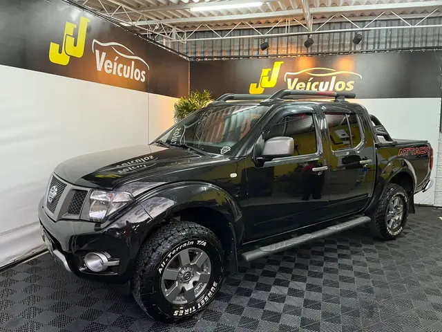 Carro Nissan Frontier 2015 2.5 TD CD 4x4 SV Attack (Aut)