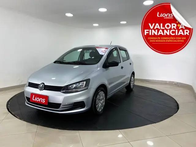 Carro Volkswagen Fox 2015 Trendline 1.0 TEC (Flex)