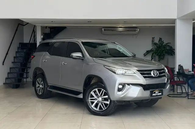 Carro Toyota SW4 2019 2.8 TDI SRX 5L 4x4 (Aut)