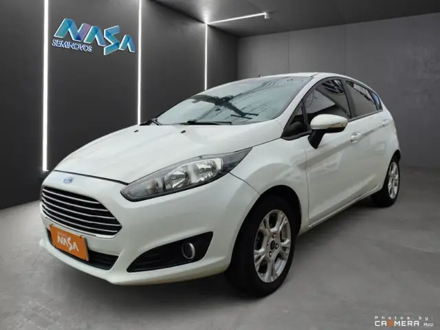Carro Ford Fiesta Hatch 2016 1.6 (Flex)