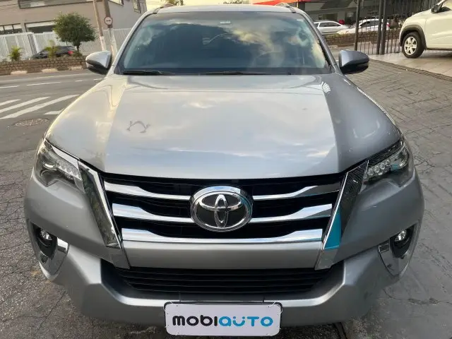 Carro Toyota SW4 2018 2.8 TDI SRX 5L 4x4 (Aut)