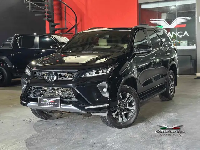 Carro Toyota SW4 2023 Diamond  2.8 turbodiesel 7L 4x4 (Aut)