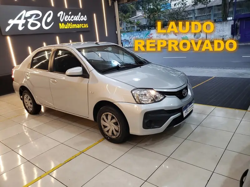 Toyota Etios Sedan X 1.5 (Flex)