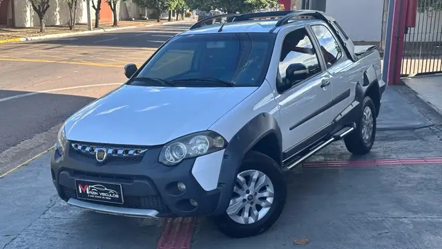 Carro Fiat Strada 2013 Adventure 1.8 16V Dualogic (Flex) (Cabine Dupla)