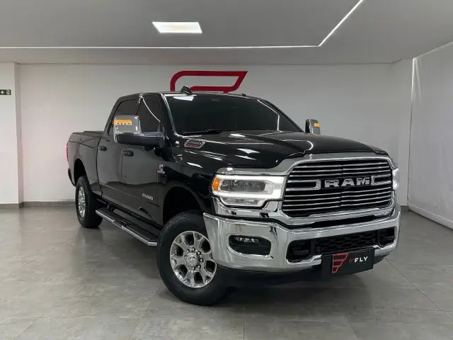 Carro RAM 2500 2023 Laramie 6.7 4X4