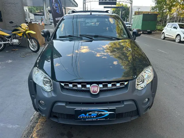 Carro Fiat Strada 2013 Adventure 1.8 16V Dualogic (Flex) (Cabine Dupla)