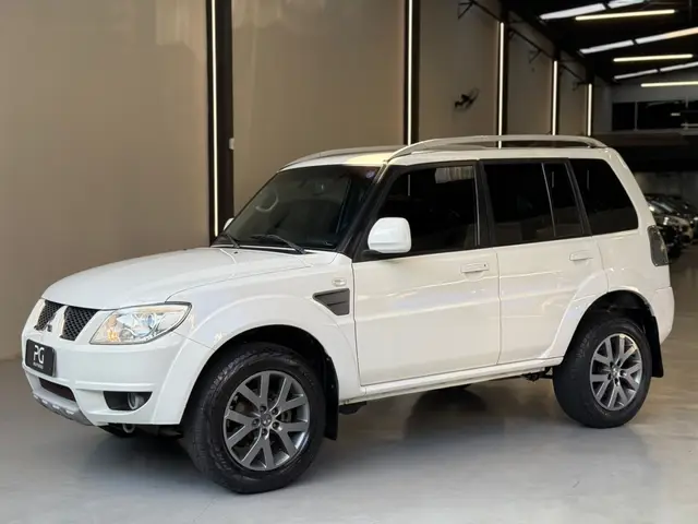 Carro Mitsubishi Pajero TR4 2013 2.0 16V 4x2 (Flex) (Aut)