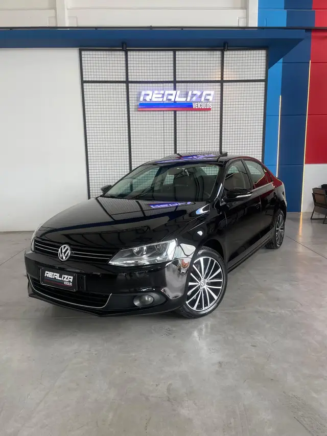 Carro Volkswagen Jetta 2014 2.0 Comfortline Tiptronic (Flex)