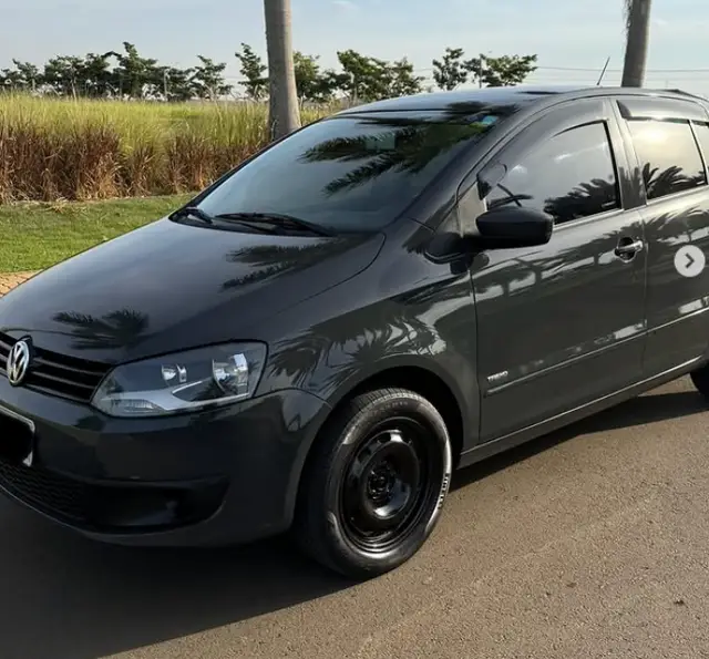 Carro Volkswagen Fox 2011 1.0 8V (Flex) 4p