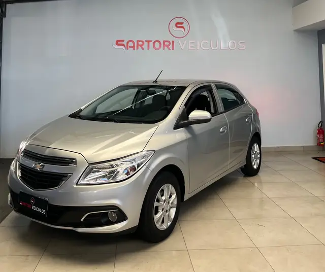 Carro Chevrolet Onix 2014 1.0 LT SPE/4