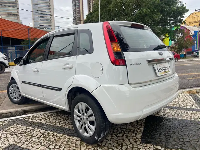 Carro Ford Fiesta Hatch 2014 1.6 (Flex)