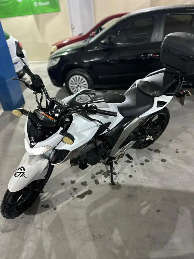 Carro Yamaha YS 250 Fazer 2018 ABS