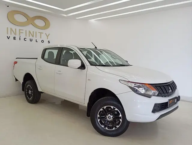Carro Mitsubishi L200 Triton Sport 2022 GL 2.4 DID-H 4x4 (Aut)
