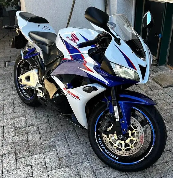 Carro Honda CBR 600 2011 RR (ABS)