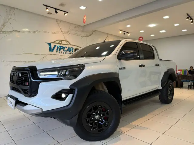 Carro Toyota Hilux Cabine Dupla 2024 GR-Sport 4x4 2.8 Diesel