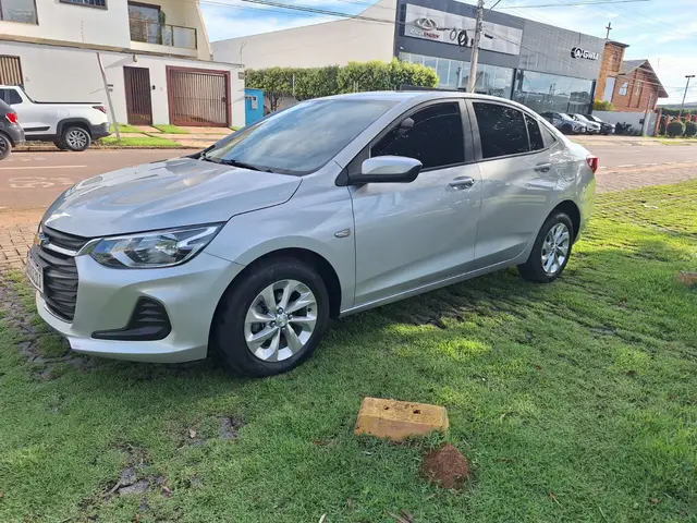 Carro Chevrolet Onix Plus 2022 1.0 LT (Flex)