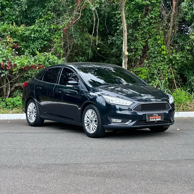 Carro Ford Focus Hatch 2018 SE Plus 2.0 PowerShift