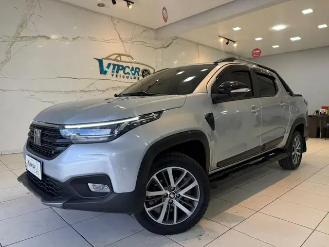 Carro Fiat Strada 2025 Volcano 1.3
