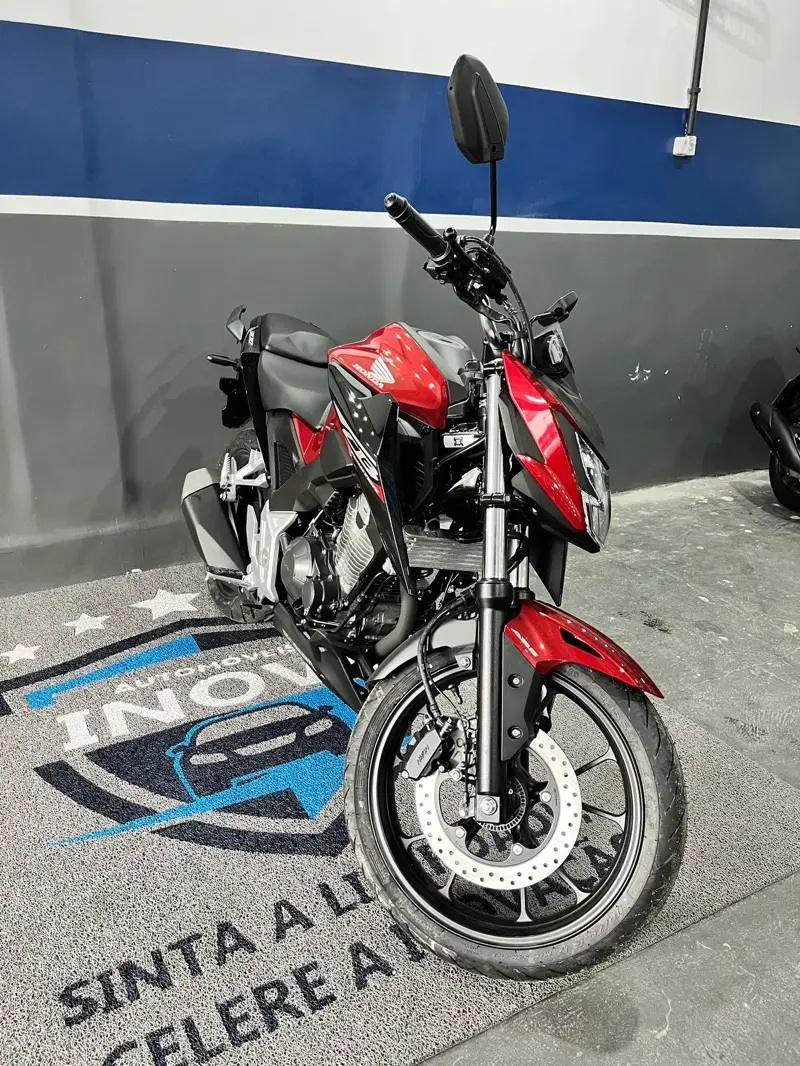 Honda CB 300F Twister (ABS)