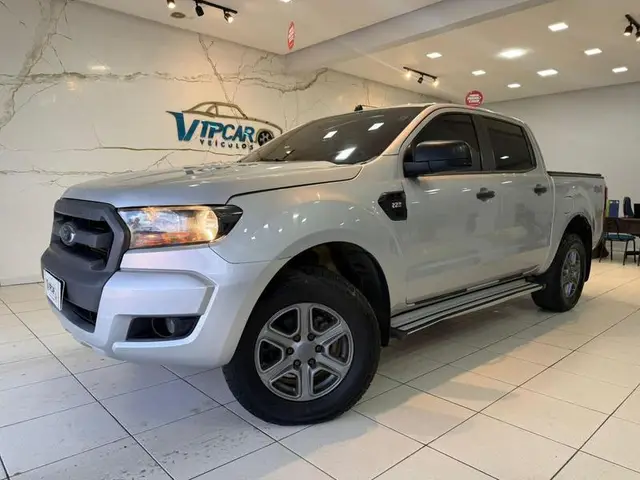 Carro Ford Ranger Cabine Dupla 2017 Ranger XLS 2.2 4x4 CD Diesel (Mec.)