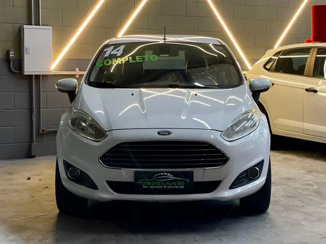 Carro Ford Fiesta Hatch 2014 Titanium Powershift 1.6 (Flex)