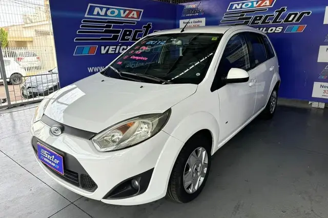Carro Ford New Fiesta Sedan 2014 1.6 SE (Flex)