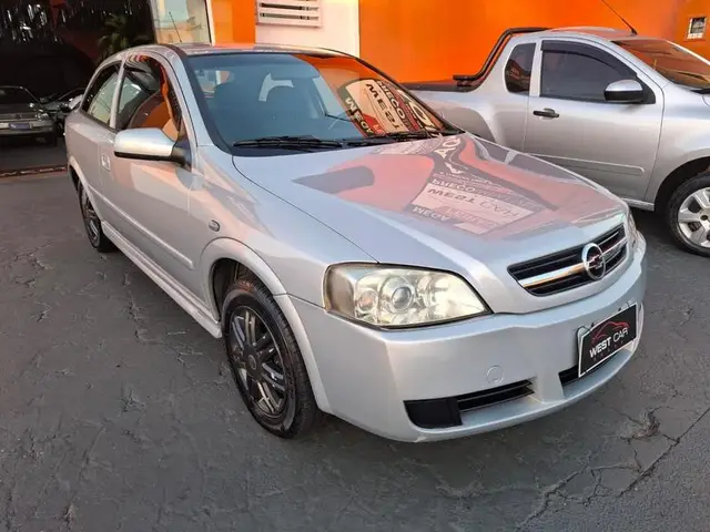 Carro Chevrolet Astra Hatch 2005 2.0 (Flex)