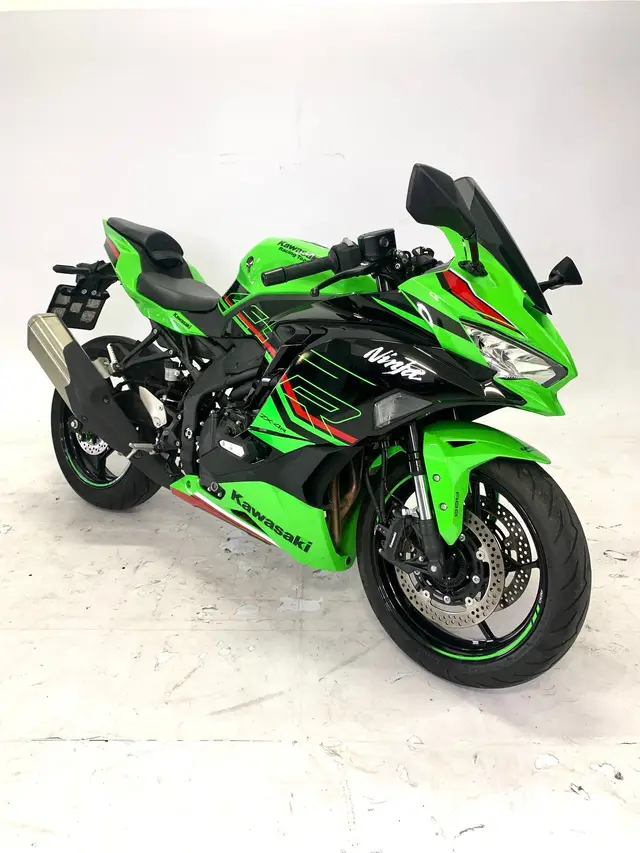 Carro Kawasaki Ninja 2024 Zx 4r
