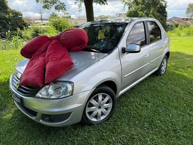 Renault Logan Expression 1.6 8V Hi-Torque (flex)